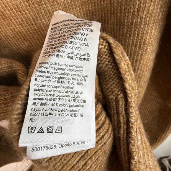 Oversized Calvin Klein Turtleneck Sweater - Picture 6 of 6